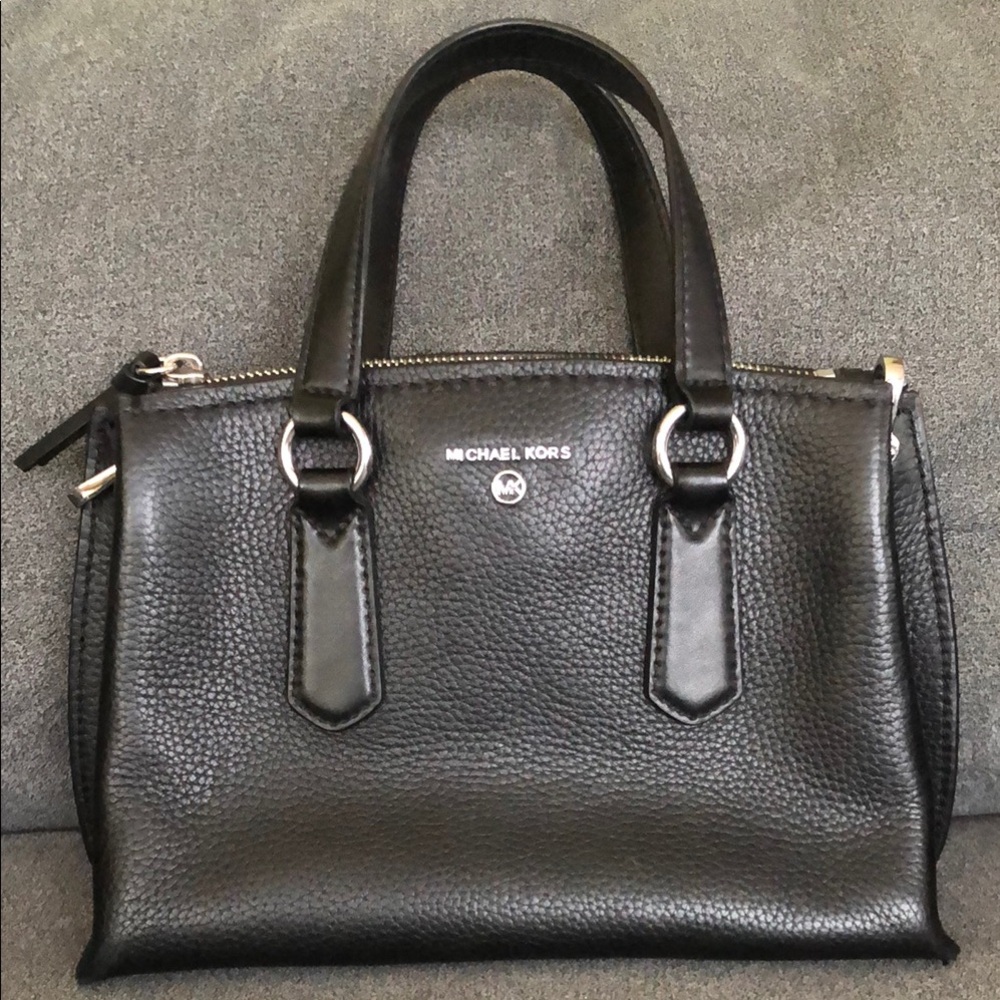 Michael Kors Black Leather Handbag/crossbody AMAZING condition!!!!